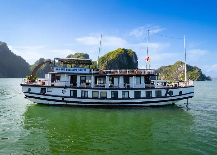 Freedom Cruise Bay - Lan Ha Bay Ha Long