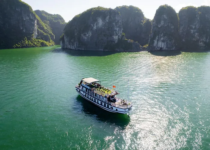 Botel Freedom Cruise Bay - Lan Ha Bay