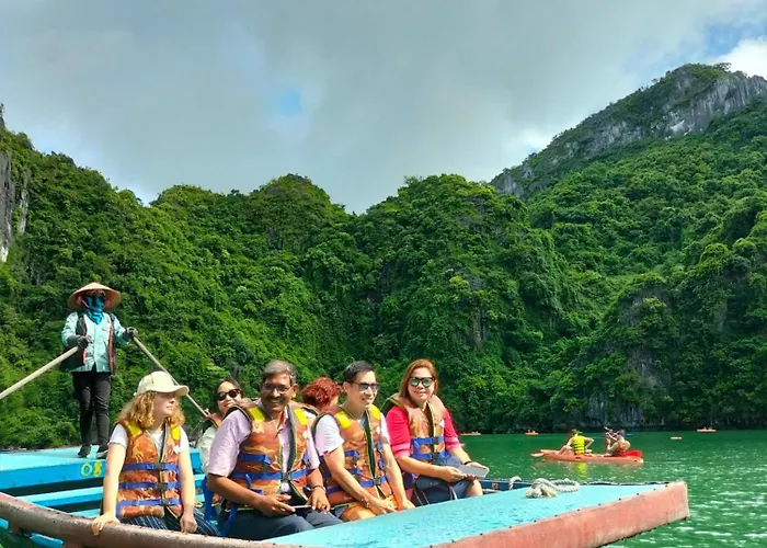 Freedom Cruise Bay - Lan Ha Bay Ha Long
