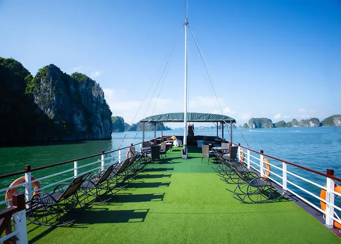 Botel Freedom Cruise Bay - Lan Ha Bay *