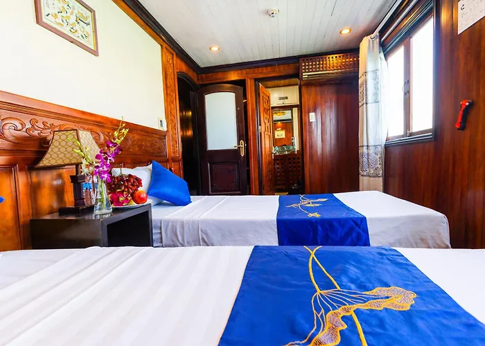 Freedom Cruise Bay - Lan Ha Bay