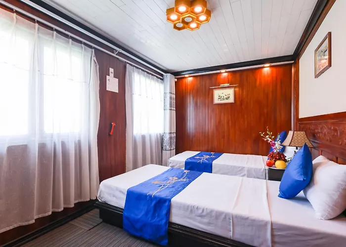 Botel Freedom Cruise Bay - Lan Ha Bay